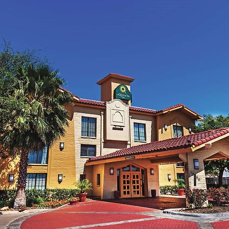Travelodge By Wyndham Houston Cy-Fair Экстерьер фото