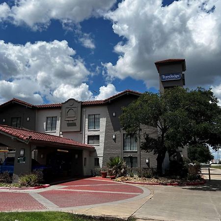 Travelodge By Wyndham Houston Cy-Fair Экстерьер фото