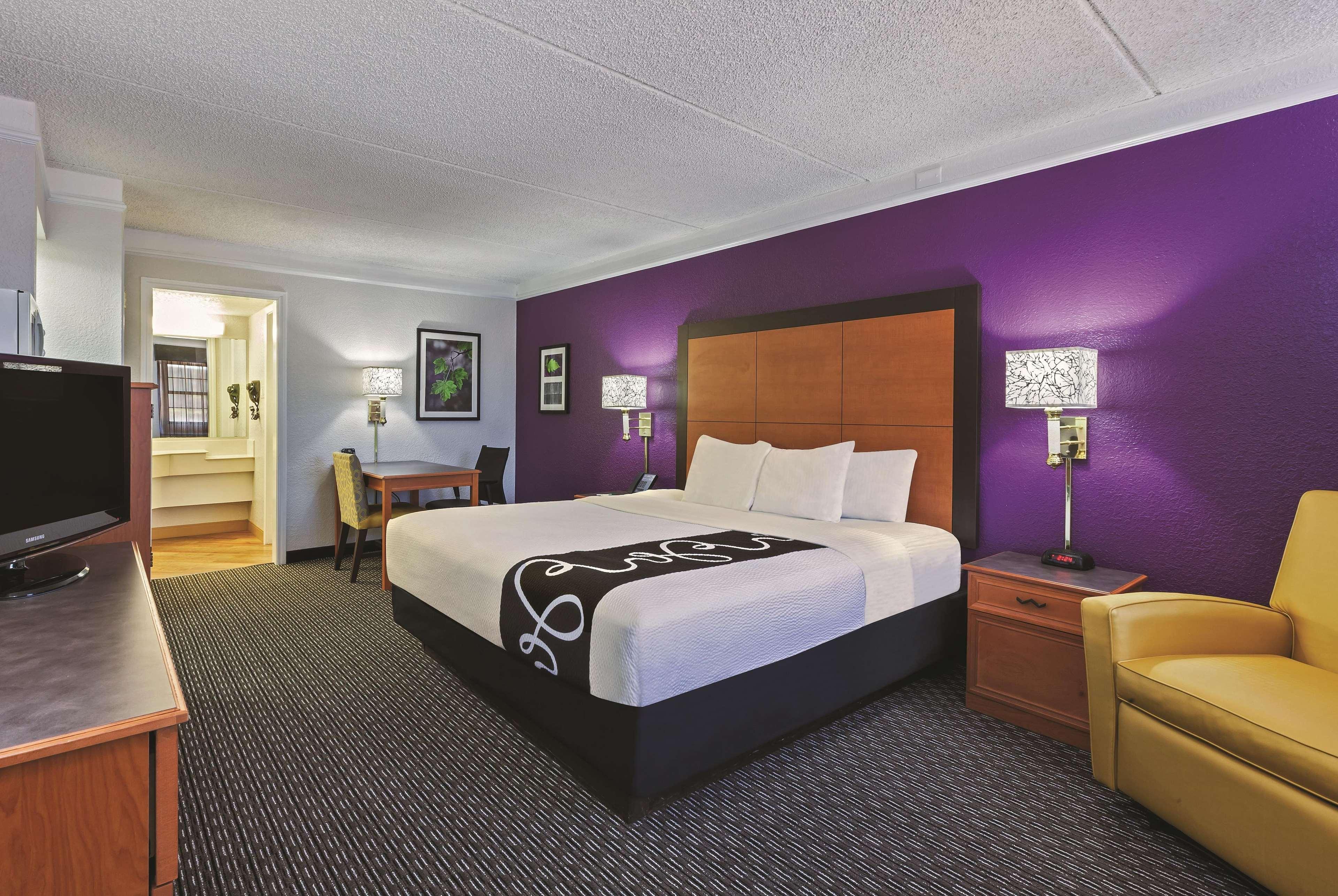 Travelodge By Wyndham Houston Cy-Fair Экстерьер фото