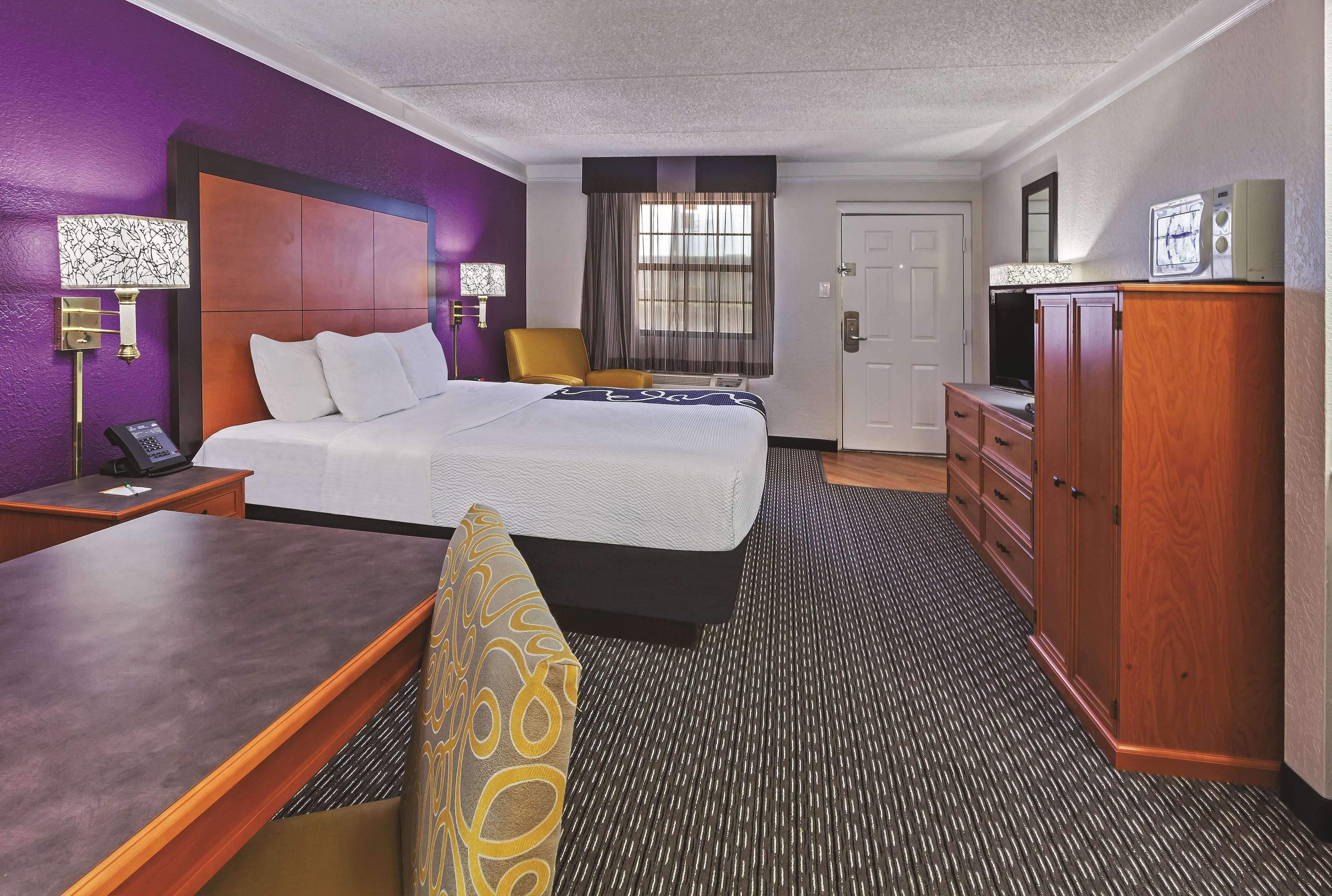 Travelodge By Wyndham Houston Cy-Fair Экстерьер фото