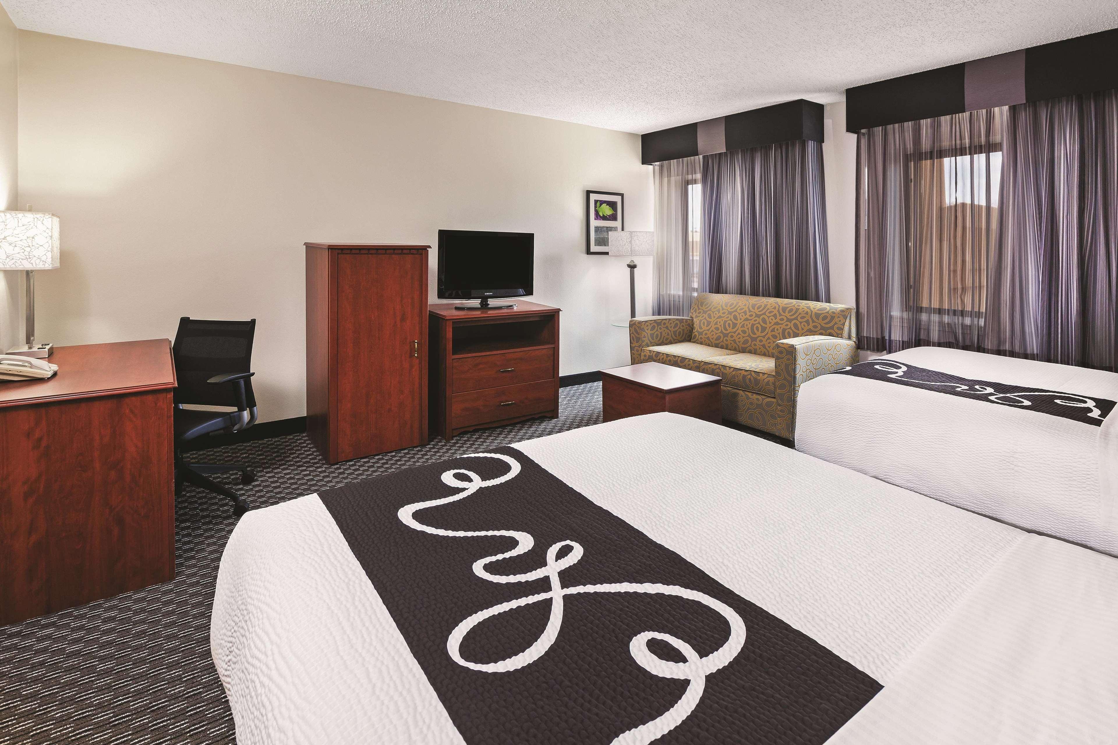Travelodge By Wyndham Houston Cy-Fair Экстерьер фото