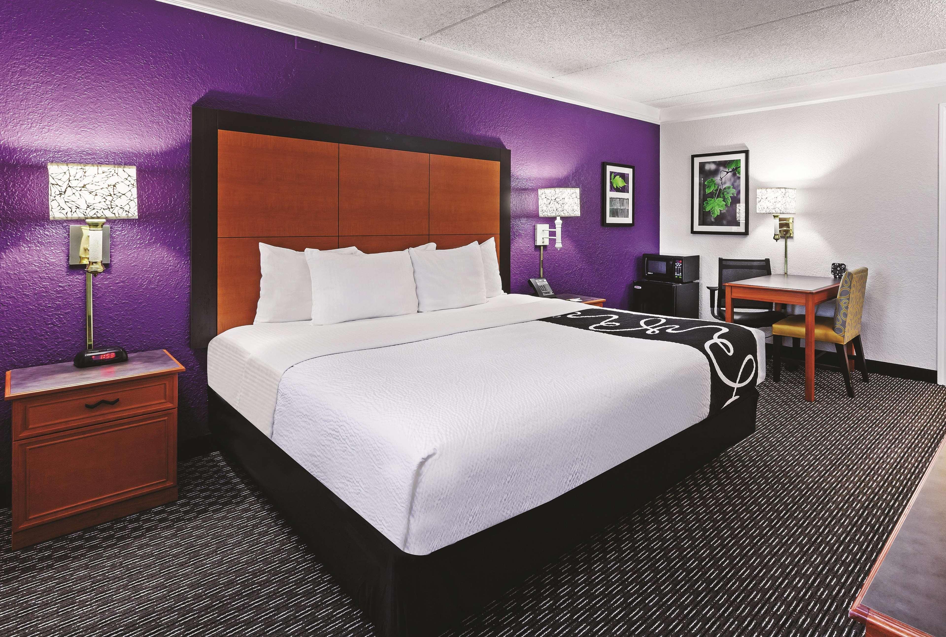 Travelodge By Wyndham Houston Cy-Fair Экстерьер фото