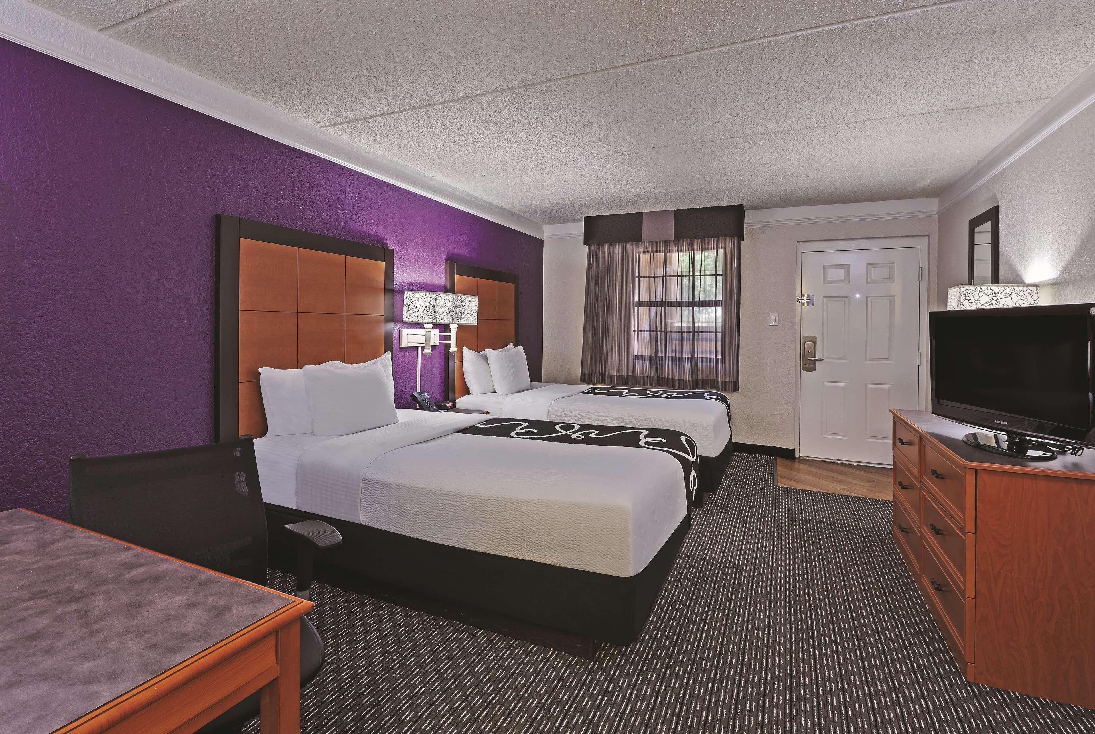 Travelodge By Wyndham Houston Cy-Fair Экстерьер фото