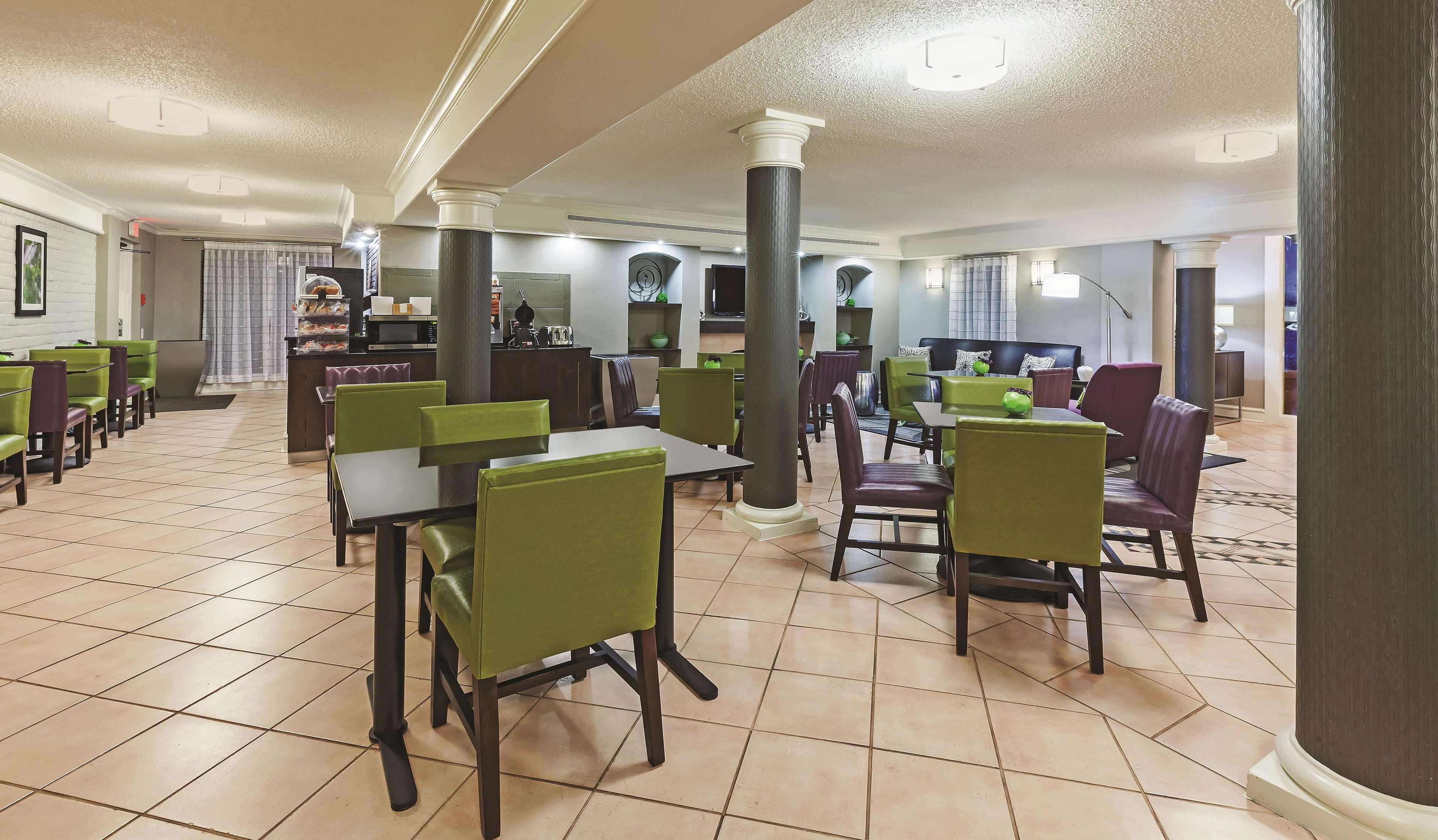 Travelodge By Wyndham Houston Cy-Fair Экстерьер фото