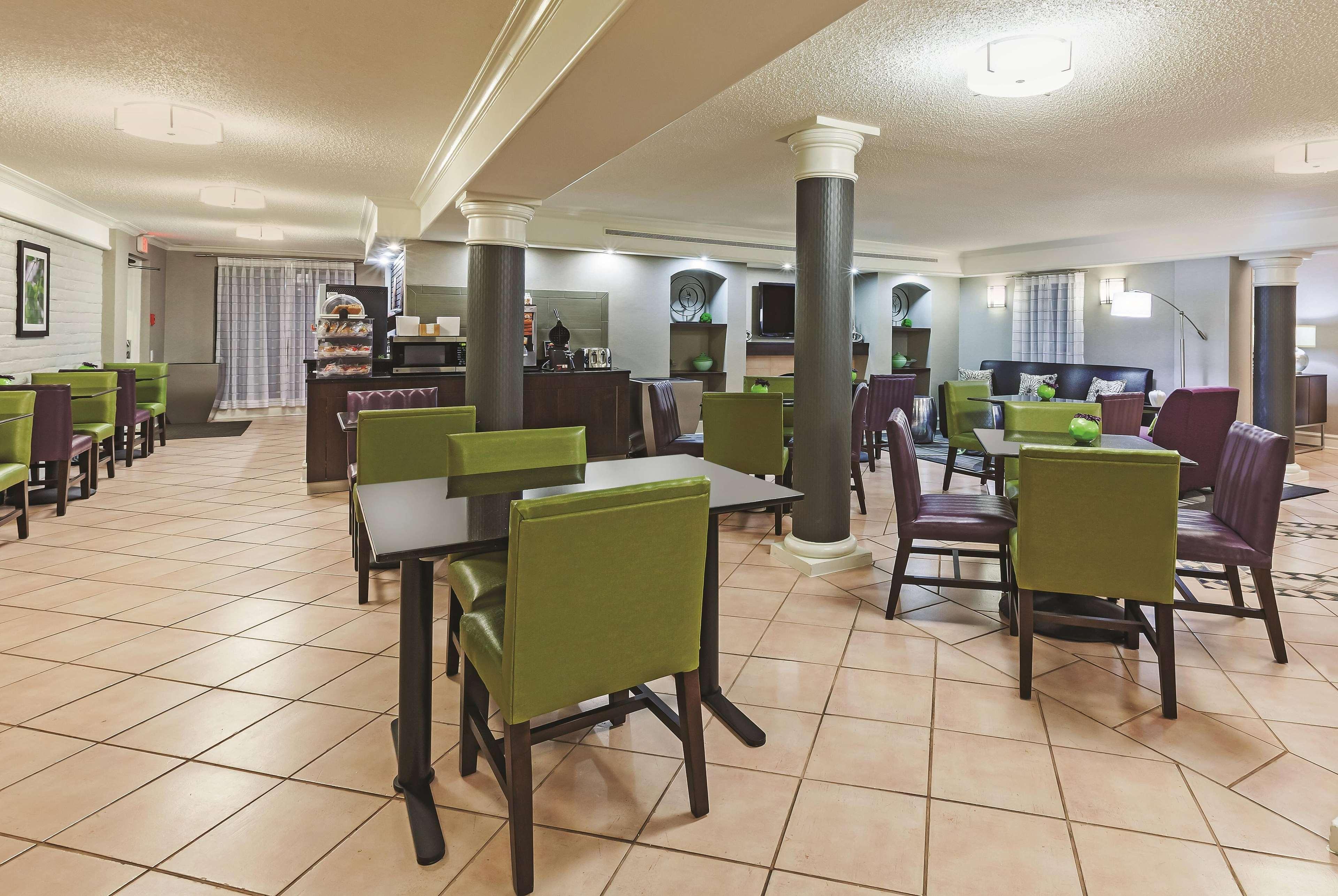 Travelodge By Wyndham Houston Cy-Fair Экстерьер фото