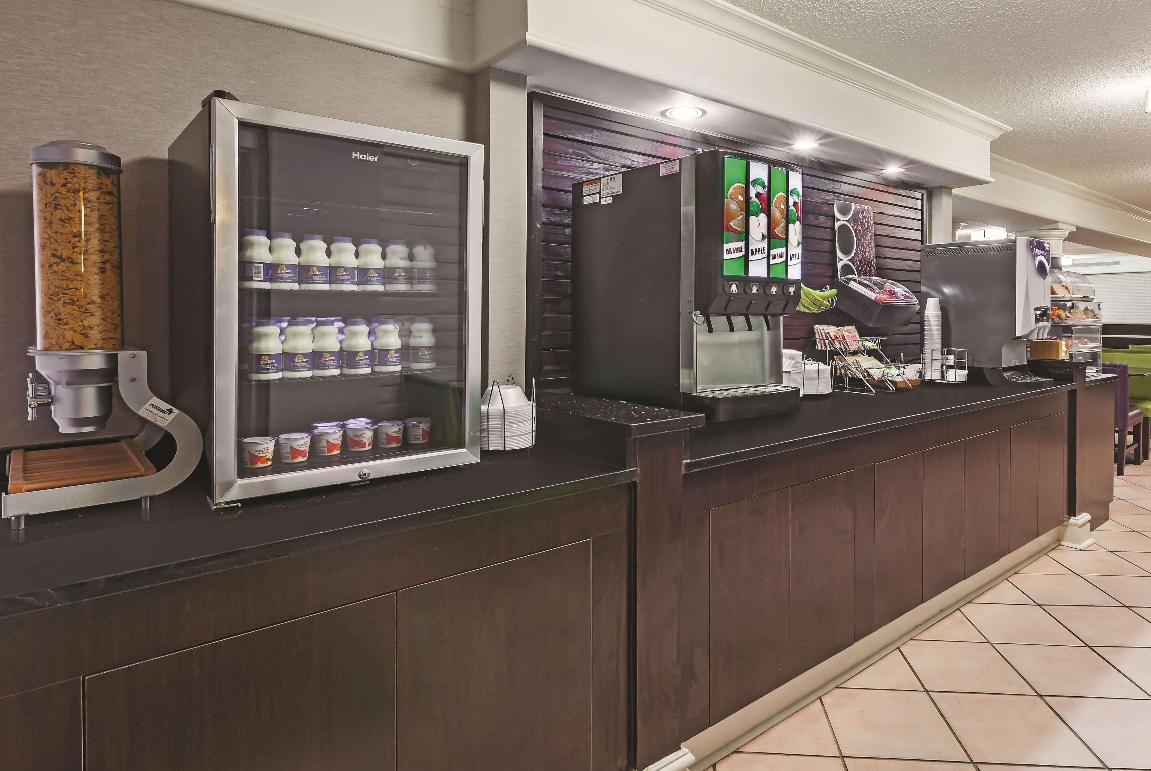 Travelodge By Wyndham Houston Cy-Fair Экстерьер фото
