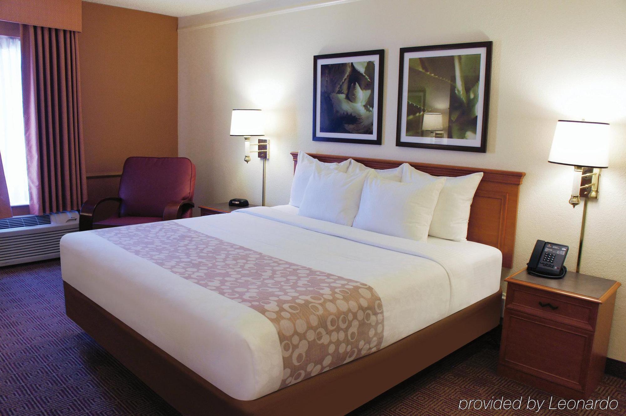 Travelodge By Wyndham Houston Cy-Fair Экстерьер фото