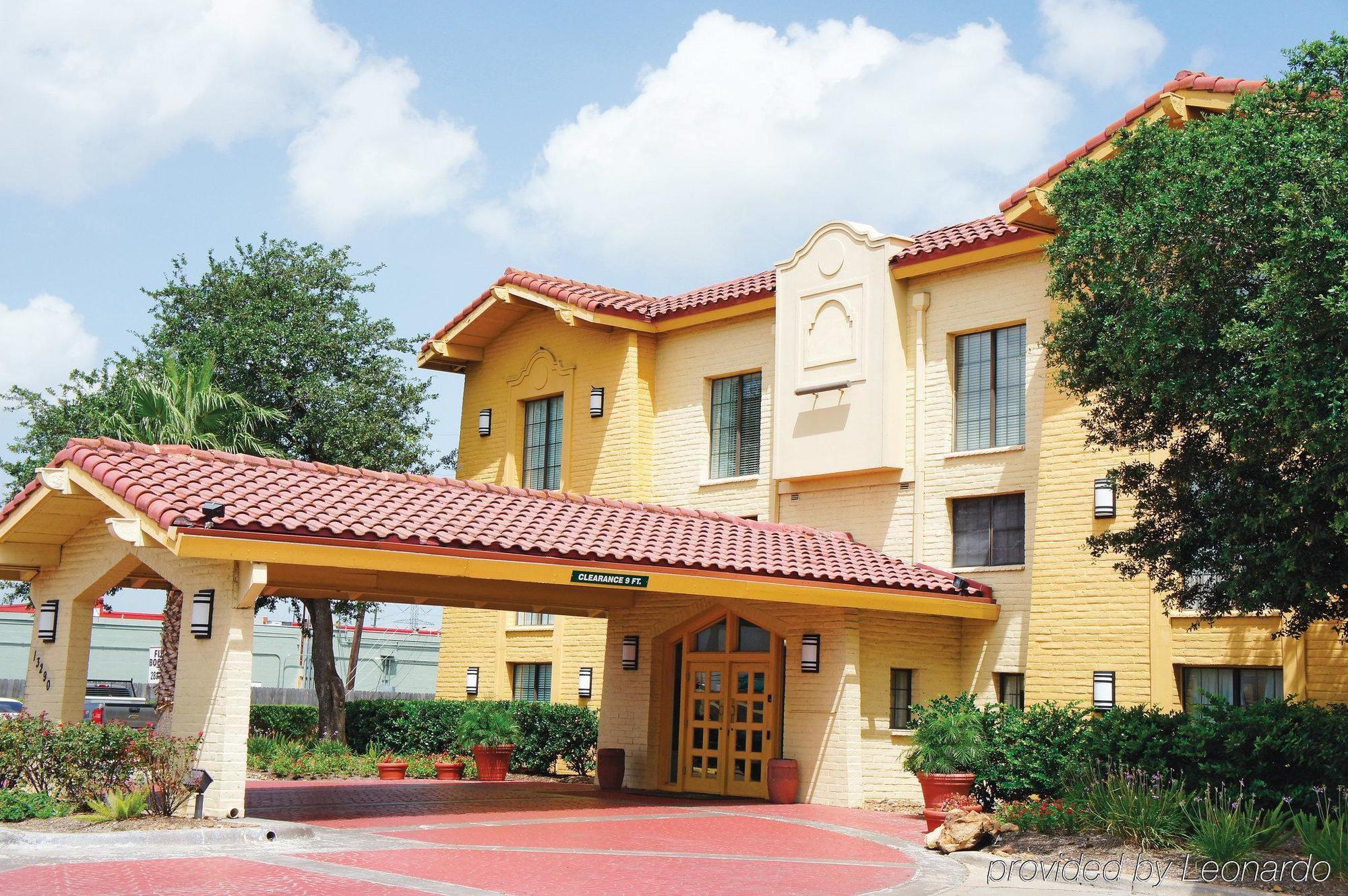 Travelodge By Wyndham Houston Cy-Fair Экстерьер фото