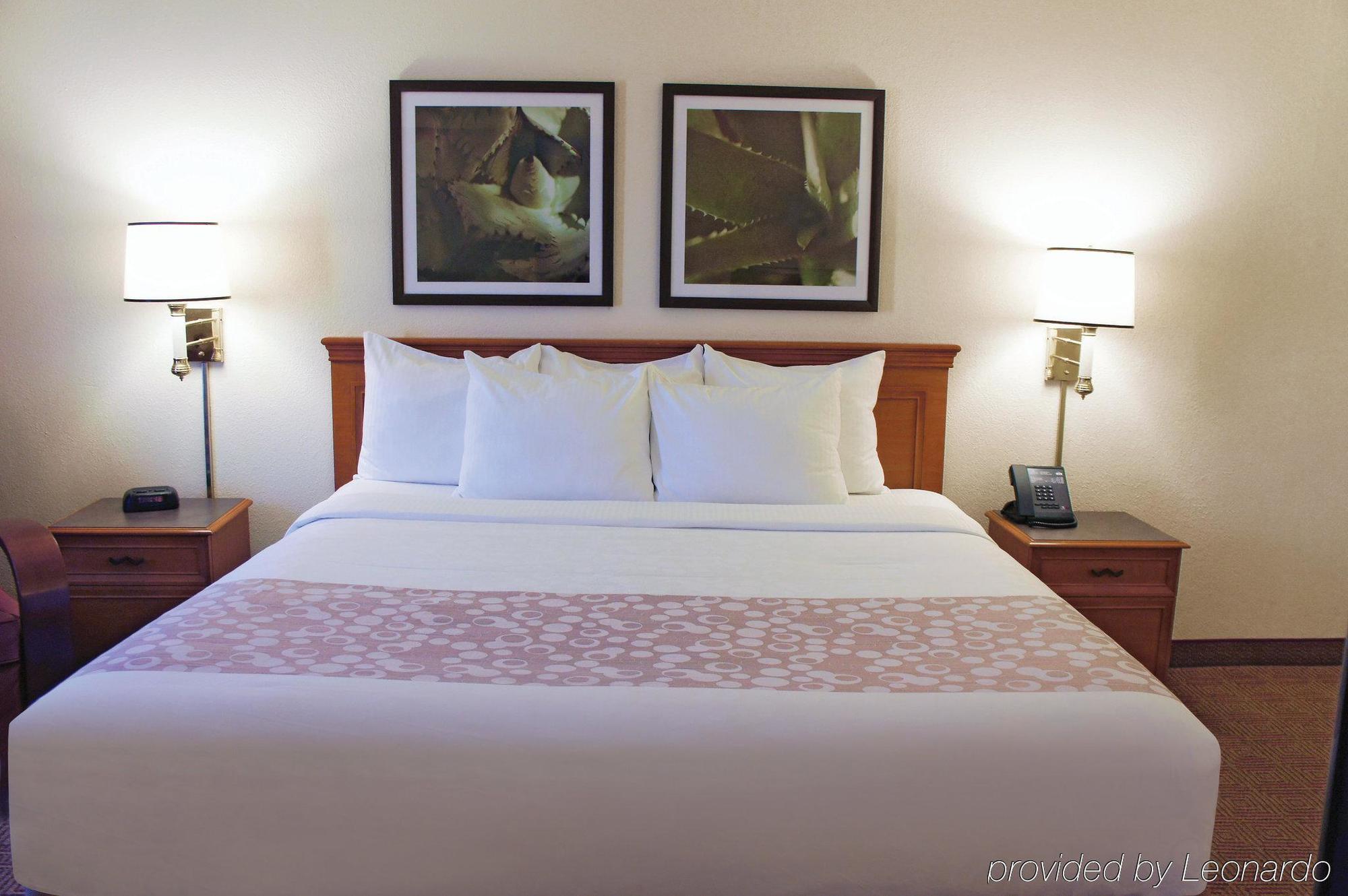 Travelodge By Wyndham Houston Cy-Fair Экстерьер фото