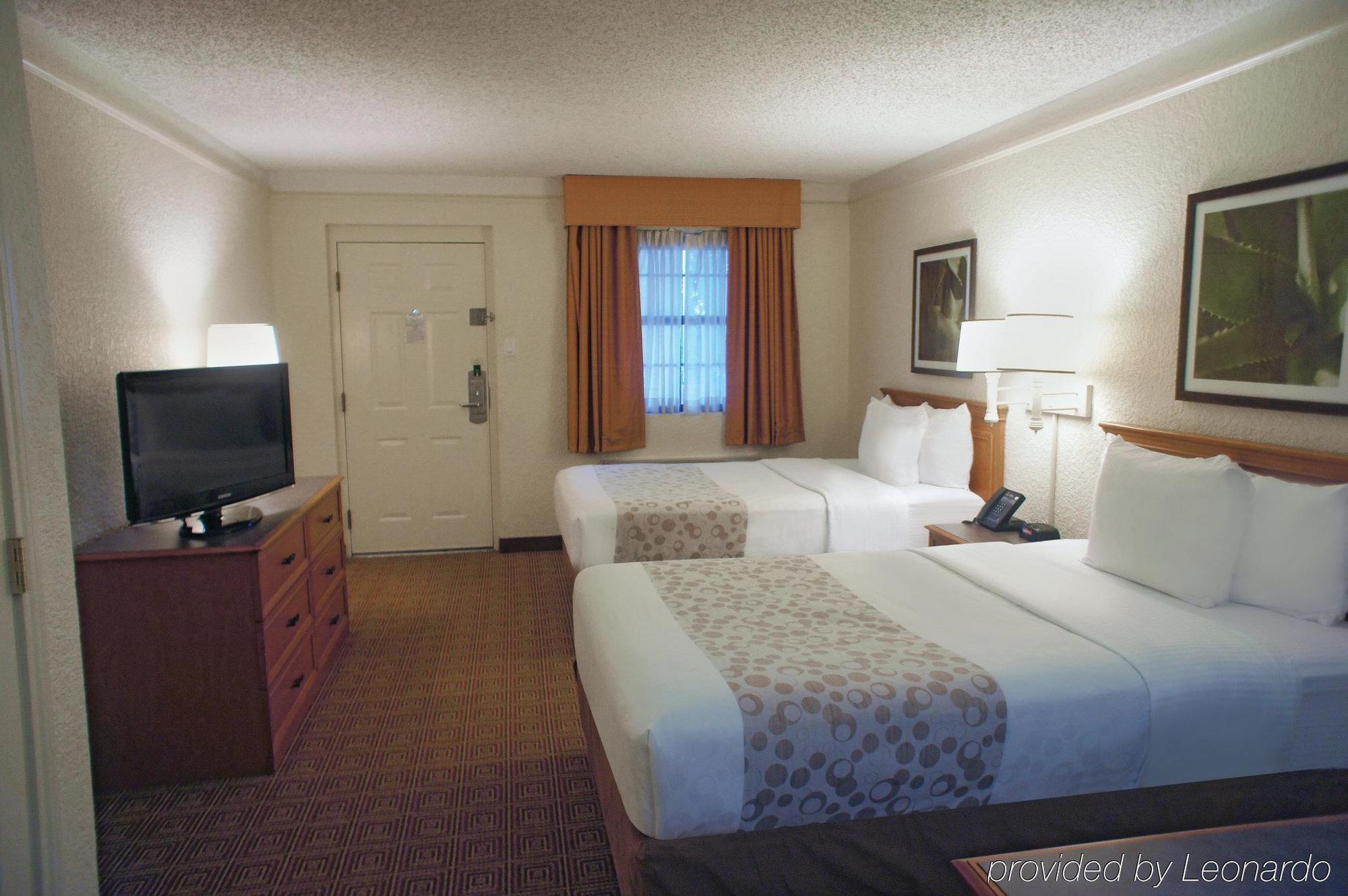 Travelodge By Wyndham Houston Cy-Fair Экстерьер фото
