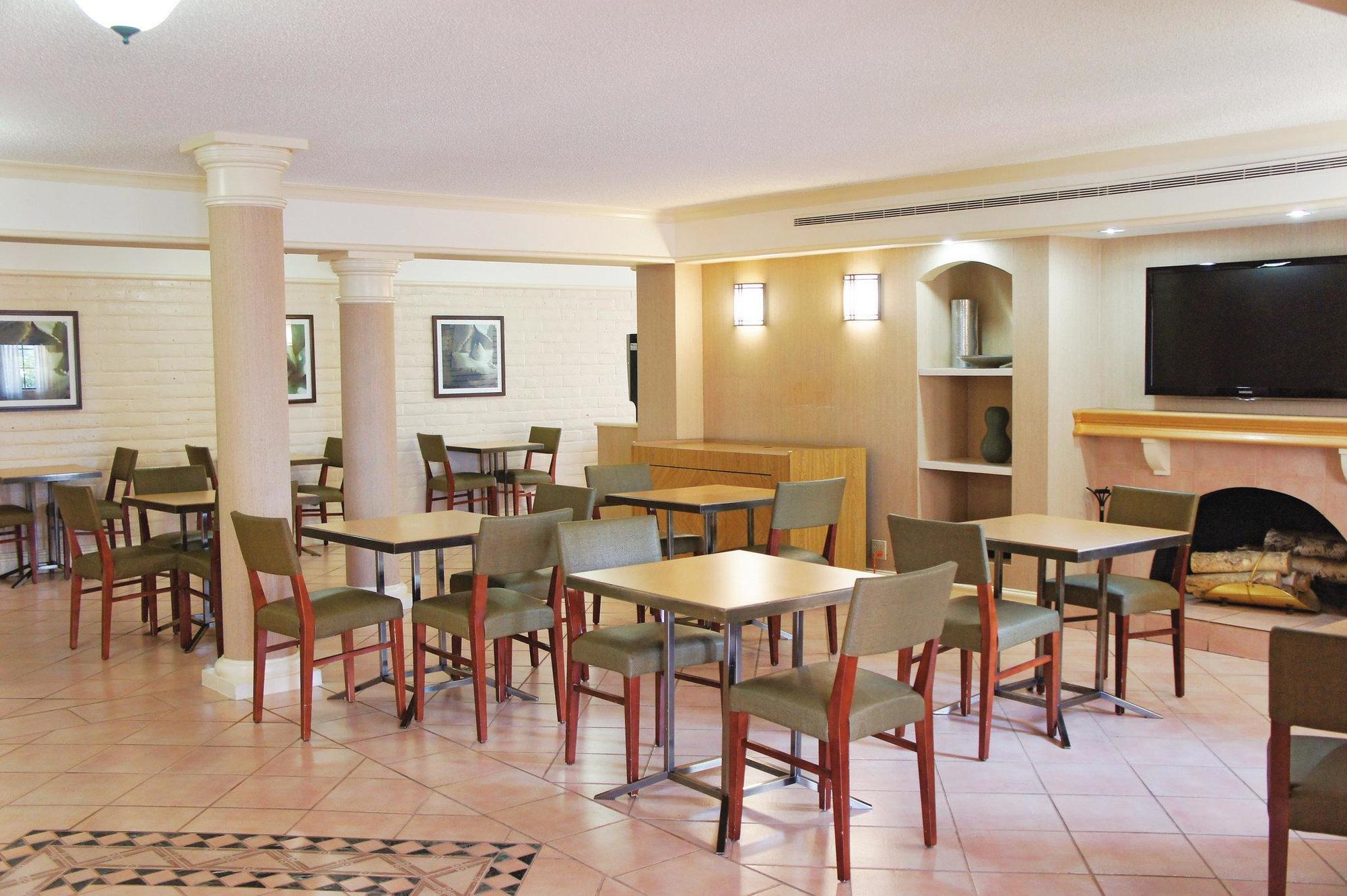 Travelodge By Wyndham Houston Cy-Fair Экстерьер фото