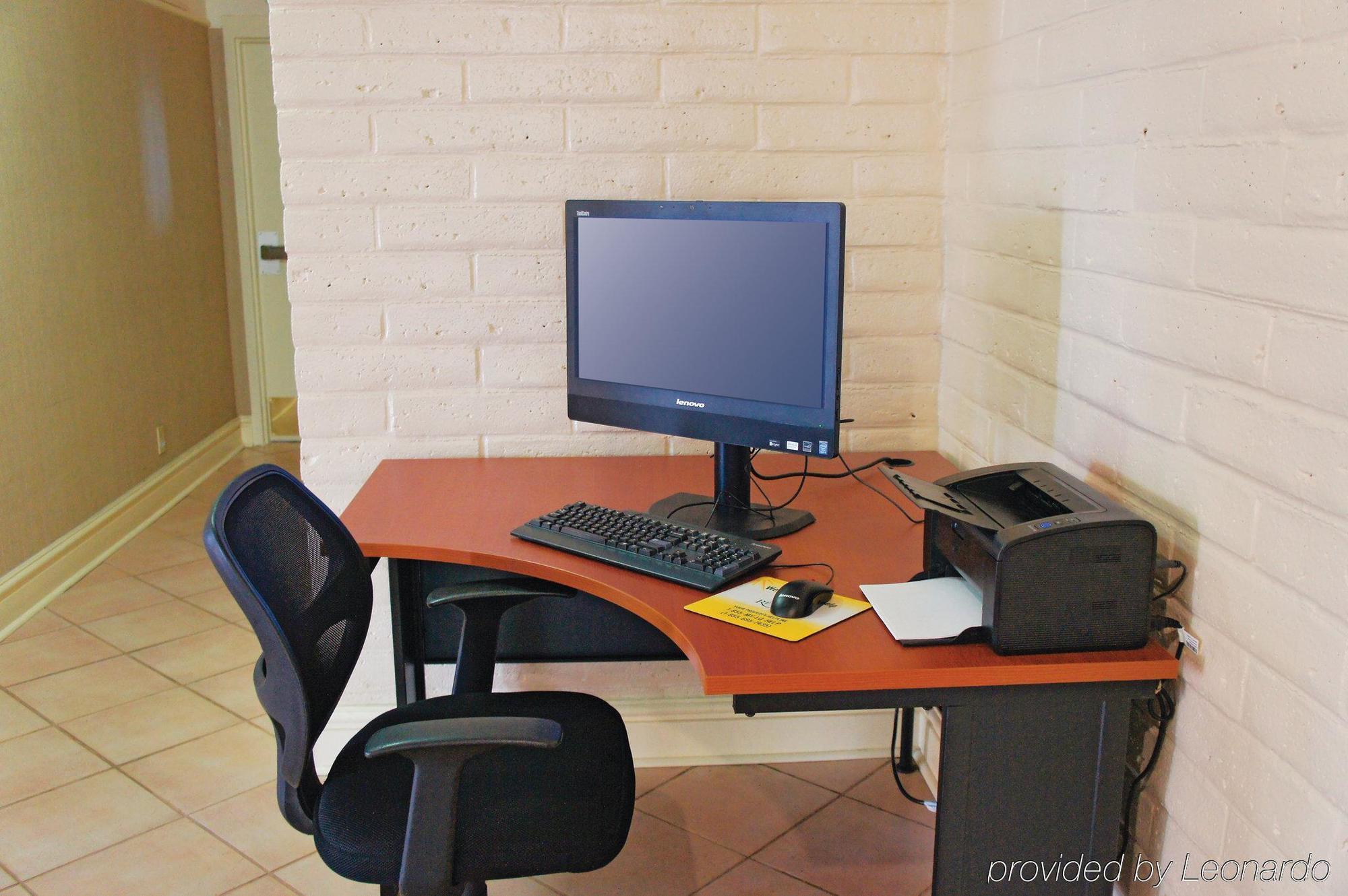 Travelodge By Wyndham Houston Cy-Fair Экстерьер фото